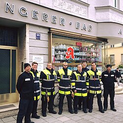 Eine Fahrzeugbesatzung – hier die Abteilung Perlach – wartet auf ihren Einsatz